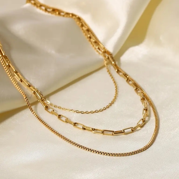 18 KT Gold Over Titanium Necklace - Picture 2 of 3